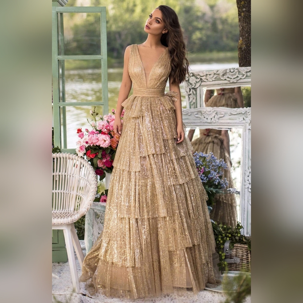 SOLD 💛TARIK EDIZ 93943 Sydney Sleeveless Gold Gown 4/6 💛 WORN ONCE